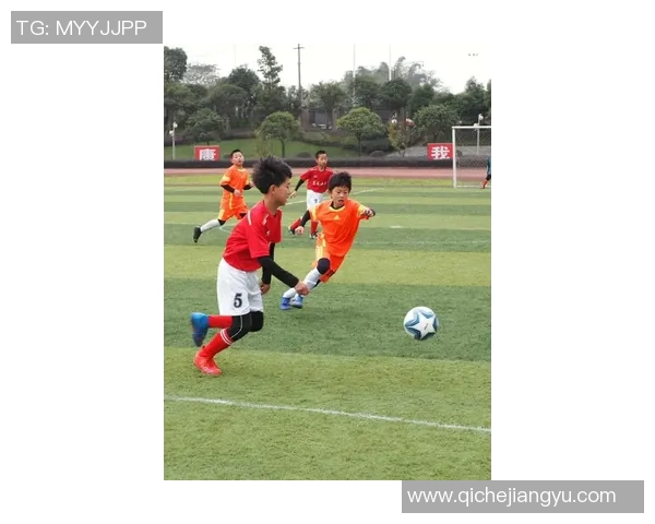 成都足球队默契配合的背后故事与战术解析 成都足球队默契配合的背后故事与战术解析